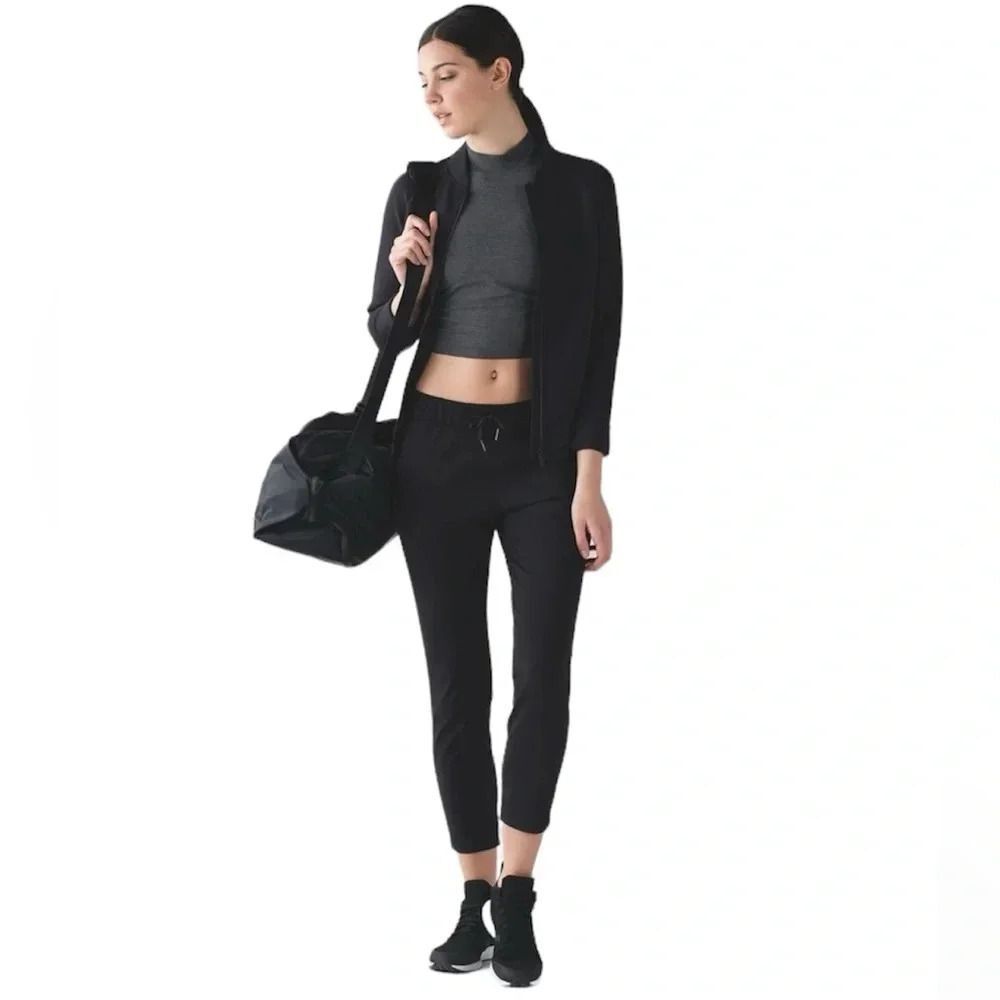 Lululemon On The Fly Pant 28" Black